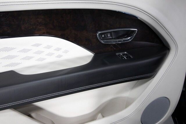 2023 Bentley Bentayga EWB Bentayga EWB Azure ($277,000 MSRP) *1-OWNER* San Diego CA