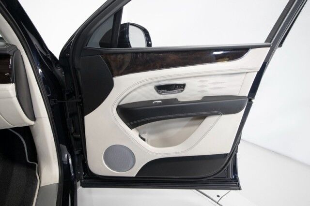 2023 Bentley Bentayga EWB Bentayga EWB Azure ($277,000 MSRP) *1-OWNER* San Diego CA