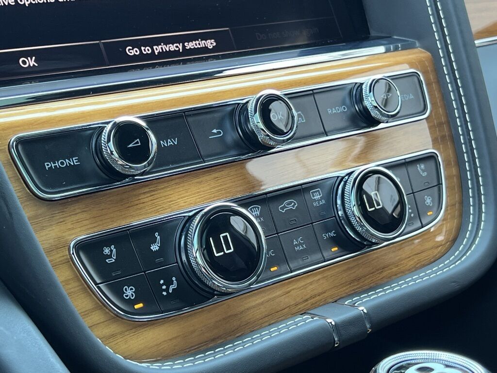 2023 Bentley Bentayga EWB V8 Indianapolis IN