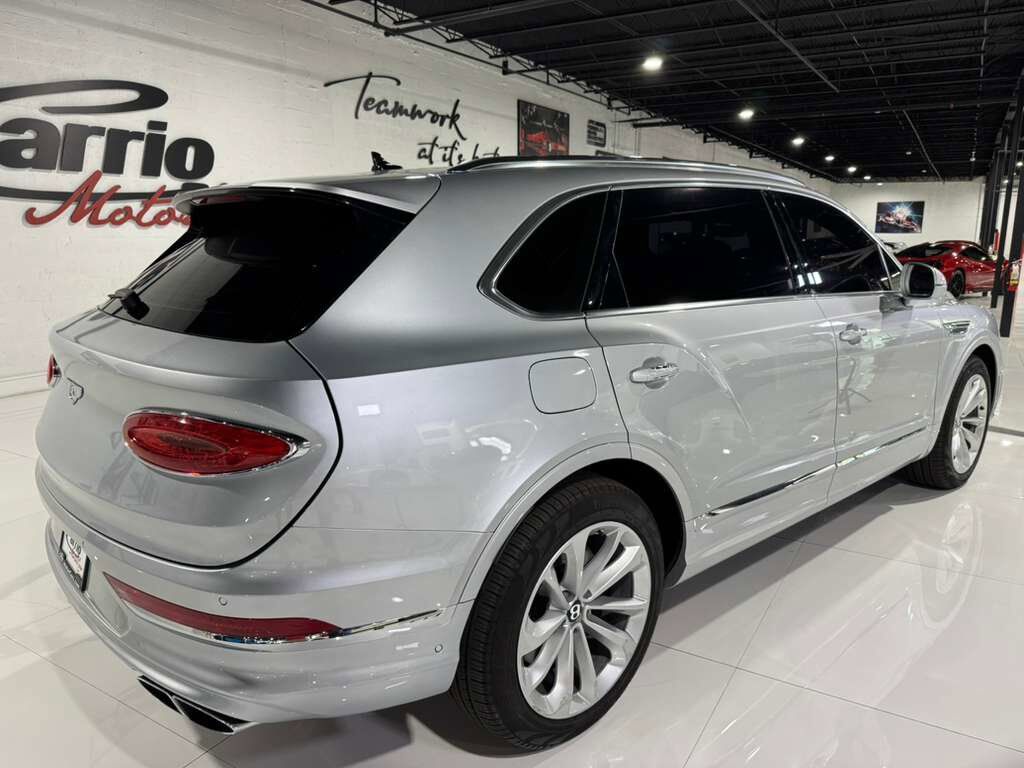 2023 Bentley Bentayga EWB V8 Moonbeam paint, Beluga interior, Touring Specification AND MUCH MORE!! Fort Lauderdale FL