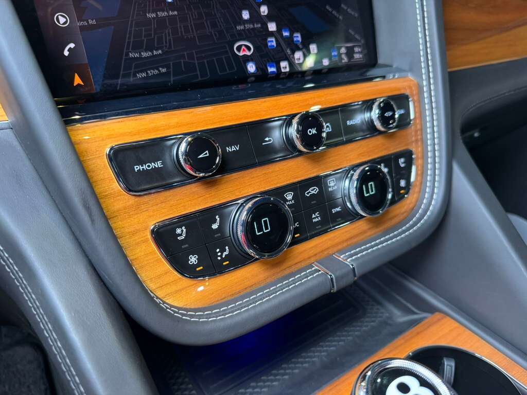 2023 Bentley Bentayga EWB V8 Moonbeam paint, Beluga interior, Touring Specification AND MUCH MORE!! Fort Lauderdale FL