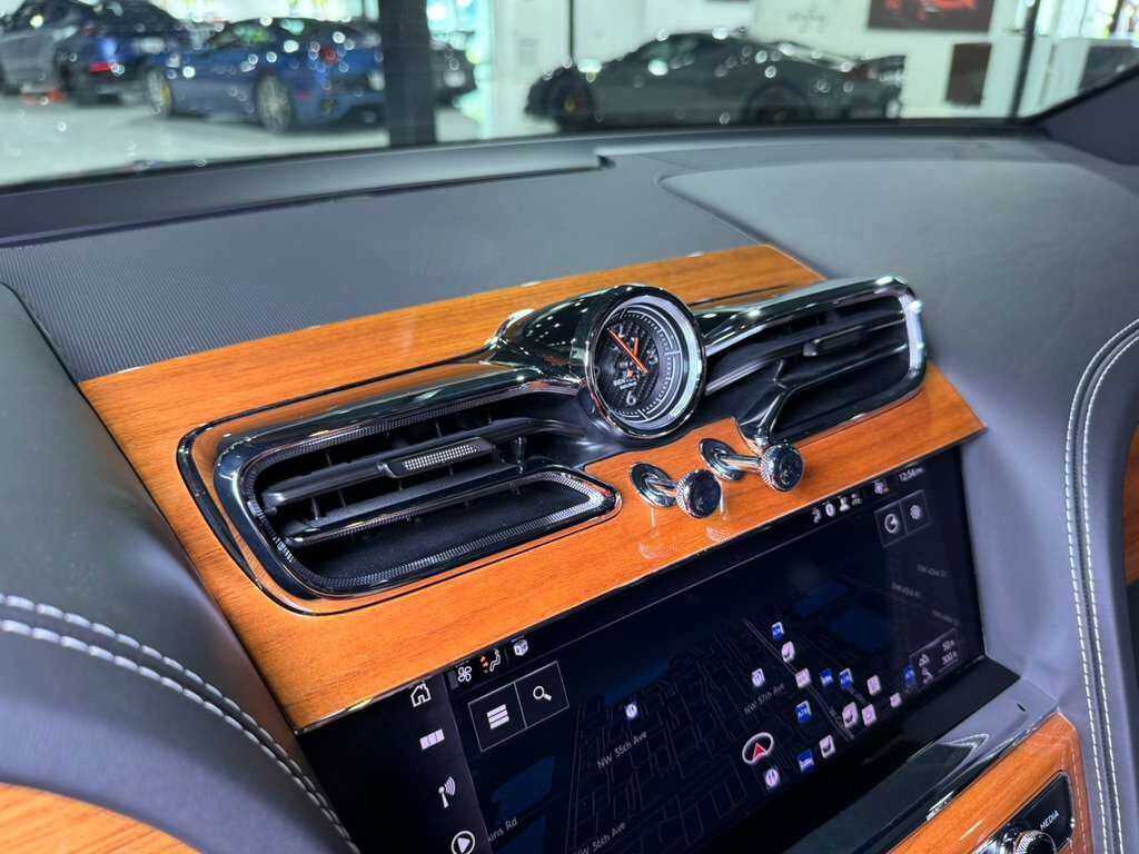 2023 Bentley Bentayga EWB V8 Moonbeam paint, Beluga interior, Touring Specification AND MUCH MORE!! Fort Lauderdale FL