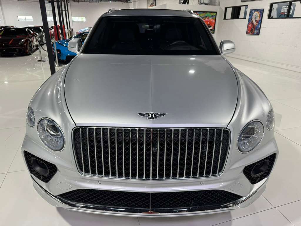 2023 Bentley Bentayga EWB V8 Moonbeam paint, Beluga interior, Touring Specification AND MUCH MORE!! Fort Lauderdale FL