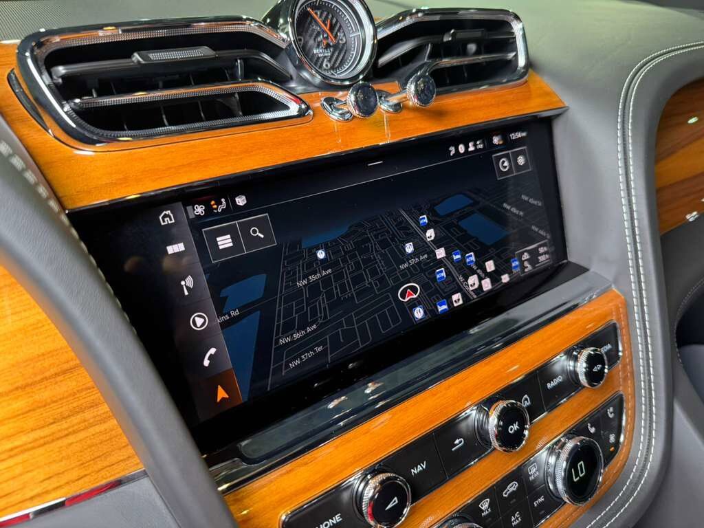 2023 Bentley Bentayga EWB V8 Moonbeam paint, Beluga interior, Touring Specification AND MUCH MORE!! Fort Lauderdale FL