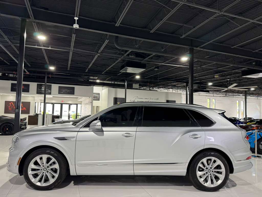 2023 Bentley Bentayga EWB V8 Moonbeam paint, Beluga interior, Touring Specification AND MUCH MORE!! Fort Lauderdale FL