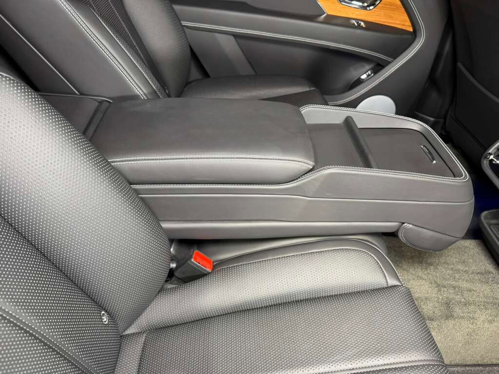 2023 Bentley Bentayga EWB V8 Moonbeam paint, Beluga interior, Touring Specification AND MUCH MORE!! Fort Lauderdale FL