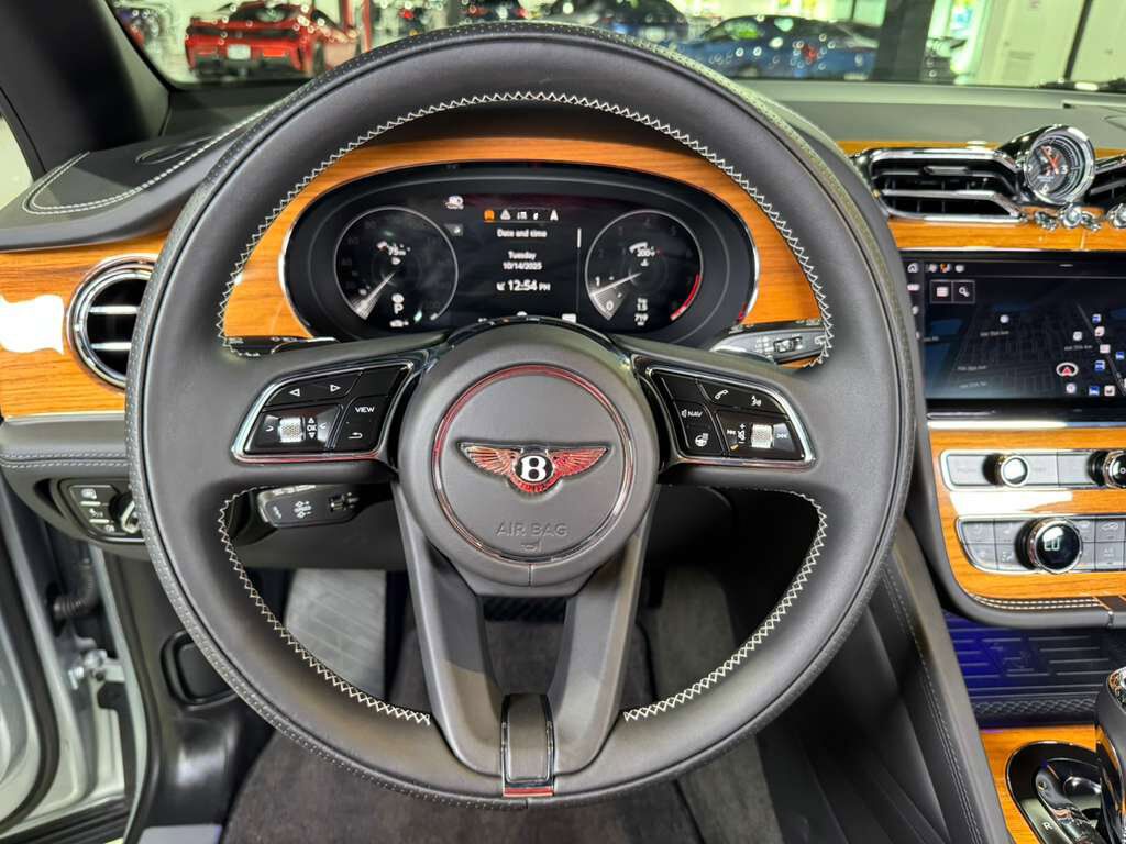 2023 Bentley Bentayga EWB V8 Moonbeam paint, Beluga interior, Touring Specification AND MUCH MORE!! Fort Lauderdale FL