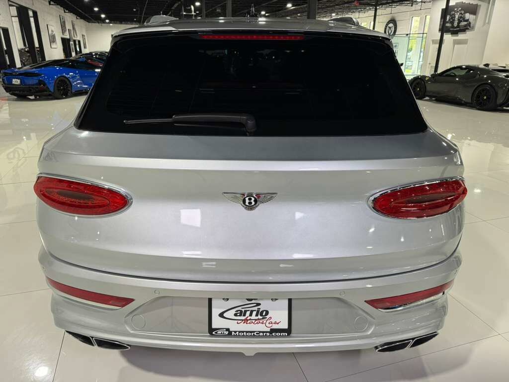 2023 Bentley Bentayga EWB V8 Moonbeam paint, Beluga interior, Touring Specification AND MUCH MORE!! Fort Lauderdale FL