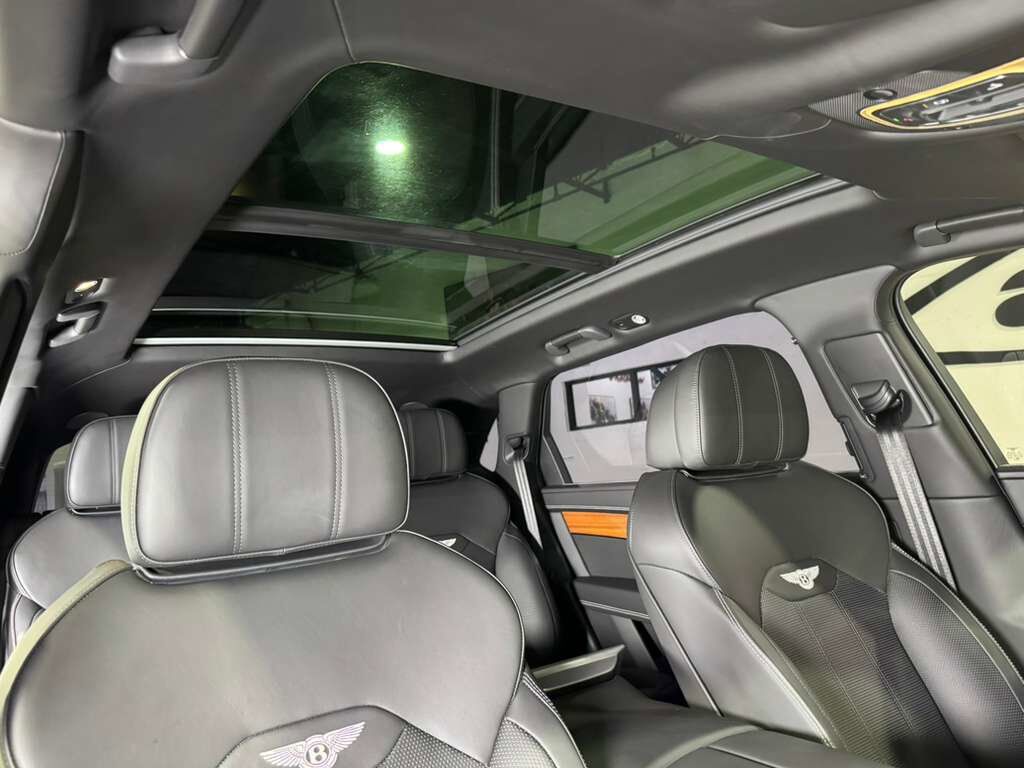 2023 Bentley Bentayga EWB V8 Moonbeam paint, Beluga interior, Touring Specification AND MUCH MORE!! Fort Lauderdale FL