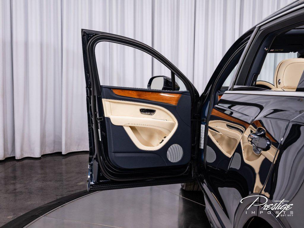 2023 Bentley Bentayga Ewb V8 AWD North Miami Beach FL