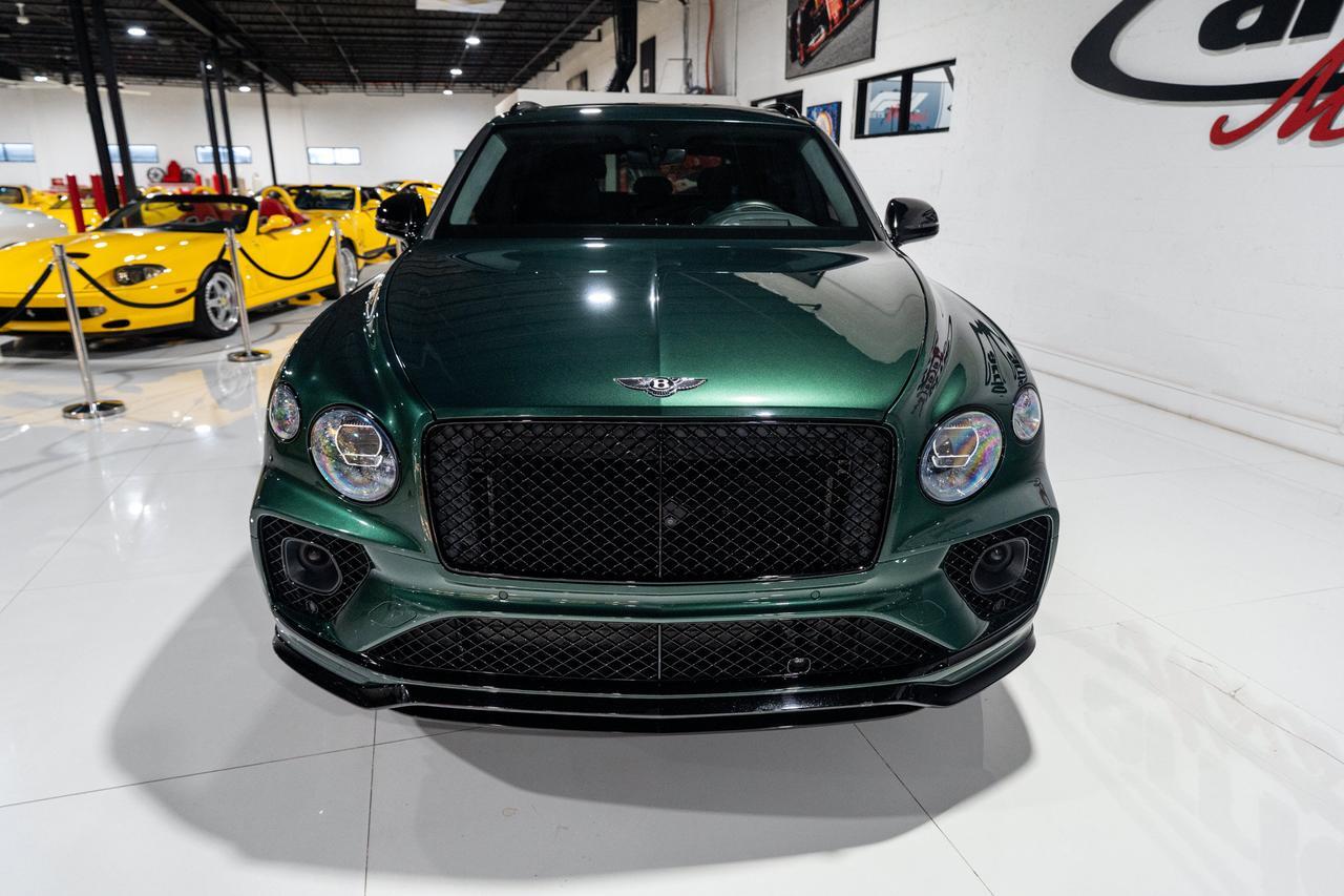 2023 Bentley Bentayga S Verdant Green paint, leather/Alcantara interior, Blackline Specification, carbon trim AND MUCH MORE!