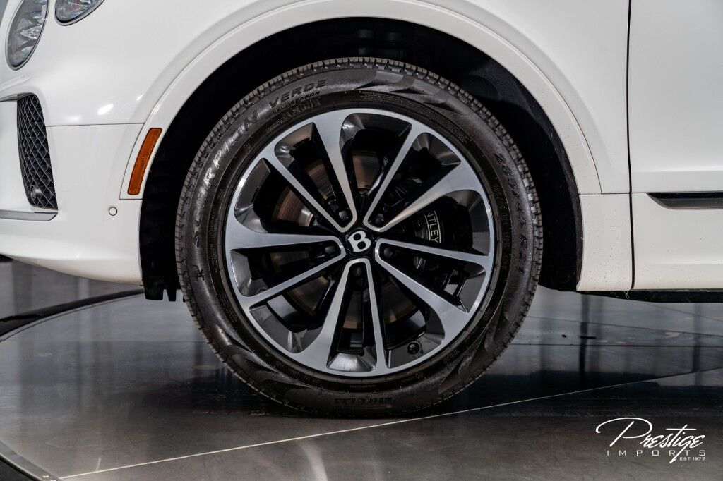 2023 Bentley Bentayga V8 North Miami Beach FL