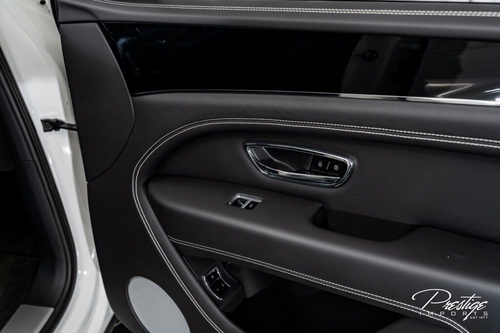 2023 Bentley Bentayga V8 North Miami Beach FL