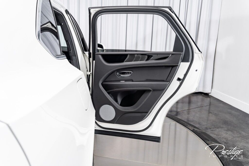 2023 Bentley Bentayga V8 North Miami Beach FL