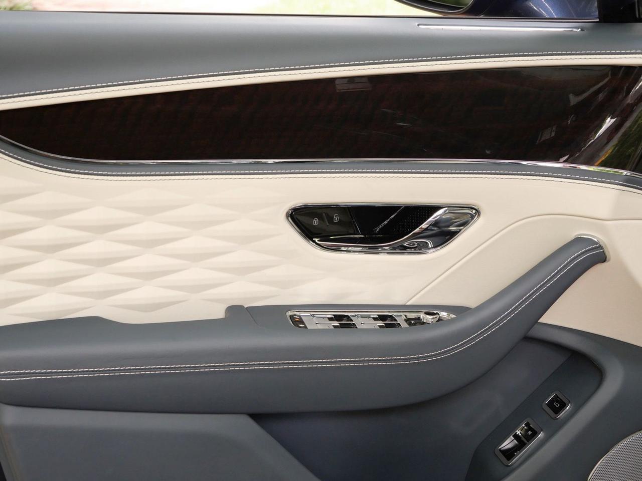 2023 Bentley Flying Spur Azure Azure Lawrence KS