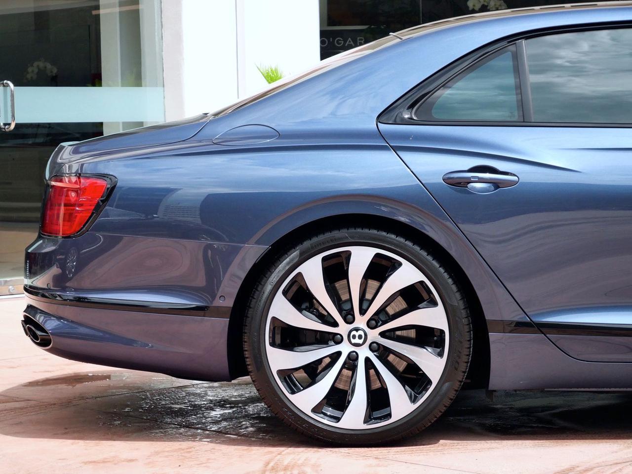 2023 Bentley Flying Spur Azure Azure Lawrence KS