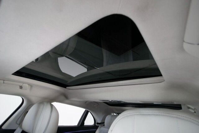 2023 Bentley Flying Spur Azure V8 ($276,000 MSRP!) *BLACKLINE SPECIFICATION* *BANG & OLUFSEN SOUND* *ONLY 6300 MILES* *CARBON FIBER VENEER* San Diego CA