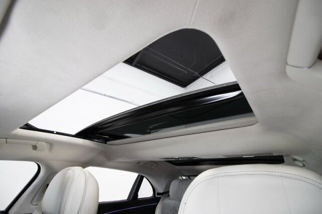 2023 Bentley Flying Spur Azure V8 ($276,000 MSRP!) *BLACKLINE SPECIFICATION* *BANG & OLUFSEN SOUND* *ONLY 6300 MILES* *CARBON FIBER VENEER* San Diego CA