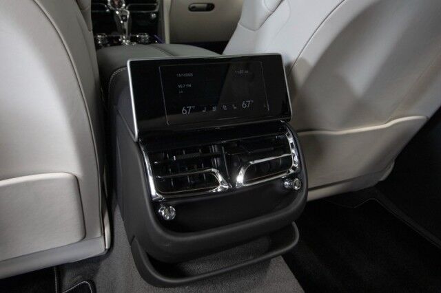 2023 Bentley Flying Spur Azure V8 ($276,000 MSRP!) *BLACKLINE SPECIFICATION* *BANG & OLUFSEN SOUND* *ONLY 6300 MILES* *CARBON FIBER VENEER* San Diego CA