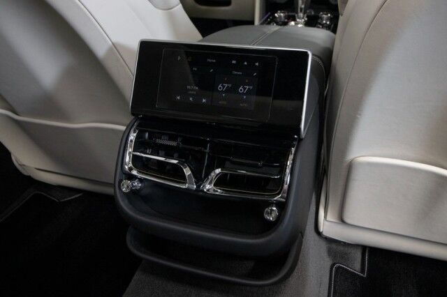 2023 Bentley Flying Spur Azure V8 ($276,000 MSRP!) *BLACKLINE SPECIFICATION* *BANG & OLUFSEN SOUND* *ONLY 6300 MILES* *CARBON FIBER VENEER* San Diego CA