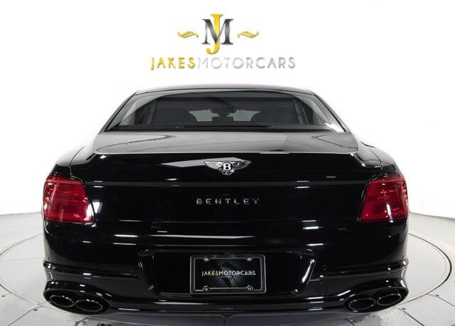 2023 Bentley Flying Spur Azure V8 ($276,000 MSRP!) *BLACKLINE SPECIFICATION* *BANG & OLUFSEN SOUND* *ONLY 6300 MILES* *CARBON FIBER VENEER* San Diego CA