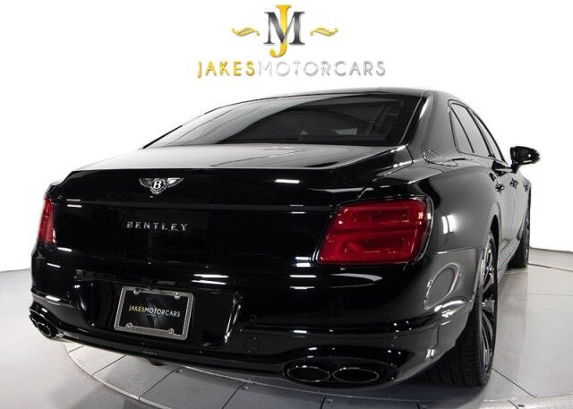 2023 Bentley Flying Spur Azure V8 ($276,000 MSRP!) *BLACKLINE SPECIFICATION* *BANG & OLUFSEN SOUND* *ONLY 6300 MILES* *CARBON FIBER VENEER* San Diego CA