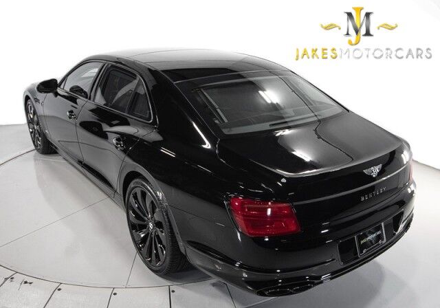 2023 Bentley Flying Spur Azure V8 ($276,000 MSRP!) *BLACKLINE SPECIFICATION* *BANG & OLUFSEN SOUND* *ONLY 6300 MILES* *CARBON FIBER VENEER* San Diego CA