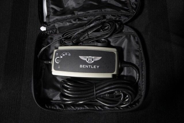 2023 Bentley Flying Spur Azure V8 ($276,000 MSRP!) *BLACKLINE SPECIFICATION* *BANG & OLUFSEN SOUND* *ONLY 6300 MILES* *CARBON FIBER VENEER* San Diego CA