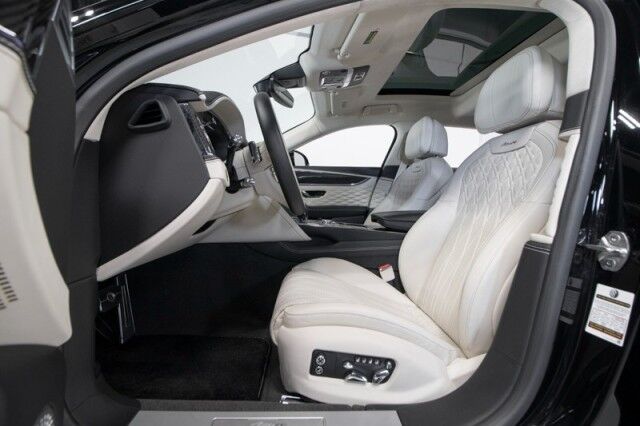 2023 Bentley Flying Spur Azure V8 ($276,000 MSRP!) *BLACKLINE SPECIFICATION* *BANG & OLUFSEN SOUND* *ONLY 6300 MILES* *CARBON FIBER VENEER* San Diego CA