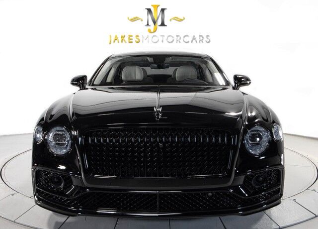 2023 Bentley Flying Spur Azure V8 ($276,000 MSRP!) *BLACKLINE SPECIFICATION* *BANG & OLUFSEN SOUND* *ONLY 6300 MILES* *CARBON FIBER VENEER* San Diego CA