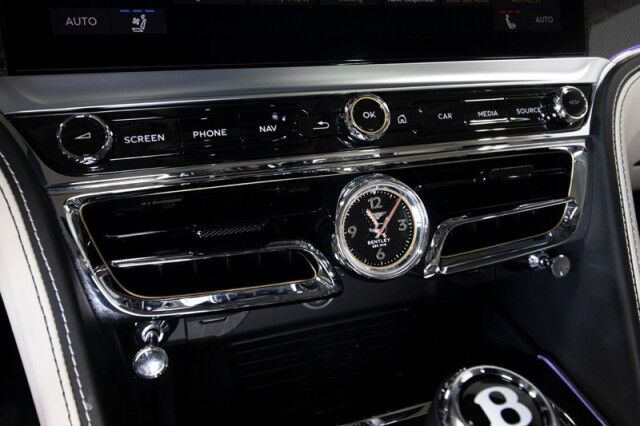 2023 Bentley Flying Spur Azure V8 ($276,000 MSRP!) *BLACKLINE SPECIFICATION* *BANG & OLUFSEN SOUND* *ONLY 6300 MILES* *CARBON FIBER VENEER* San Diego CA