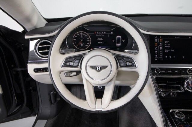 2023 Bentley Flying Spur Azure V8 ($276,000 MSRP!) *BLACKLINE SPECIFICATION* *BANG & OLUFSEN SOUND* *ONLY 6300 MILES* *CARBON FIBER VENEER* San Diego CA