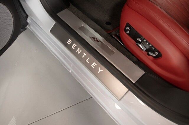 2023 Bentley Flying Spur S Hybrid ($293,730 MSRP!!) *$50,505 IN FACTORY OPTIONS* *ONLY 5400 MILES* *ICE ON HOTSPUR RED* *SAVE $104,000 OFF NEW* San Diego CA