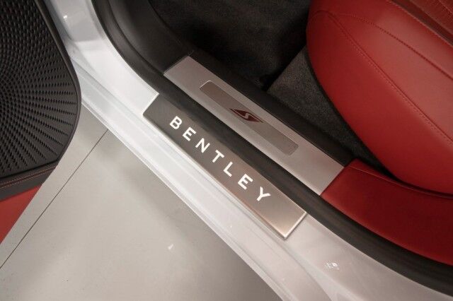 2023 Bentley Flying Spur S Hybrid ($293,730 MSRP!!) *$50,505 IN FACTORY OPTIONS* *ONLY 5400 MILES* *ICE ON HOTSPUR RED* *SAVE $104,000 OFF NEW* San Diego CA