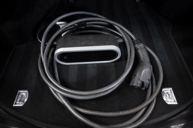 2023 Bentley Flying Spur S Hybrid ($293,730 MSRP!!) *$50,505 IN FACTORY OPTIONS* *ONLY 5400 MILES* *ICE ON HOTSPUR RED* *SAVE $104,000 OFF NEW* San Diego CA