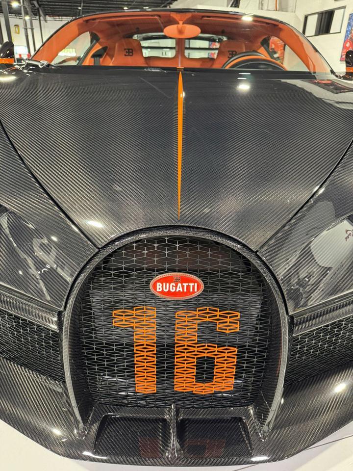 2023 Bugatti Chiron Pur Sport 1/60 for the world, full exposed carbon body/wheels!! Fort Lauderdale FL