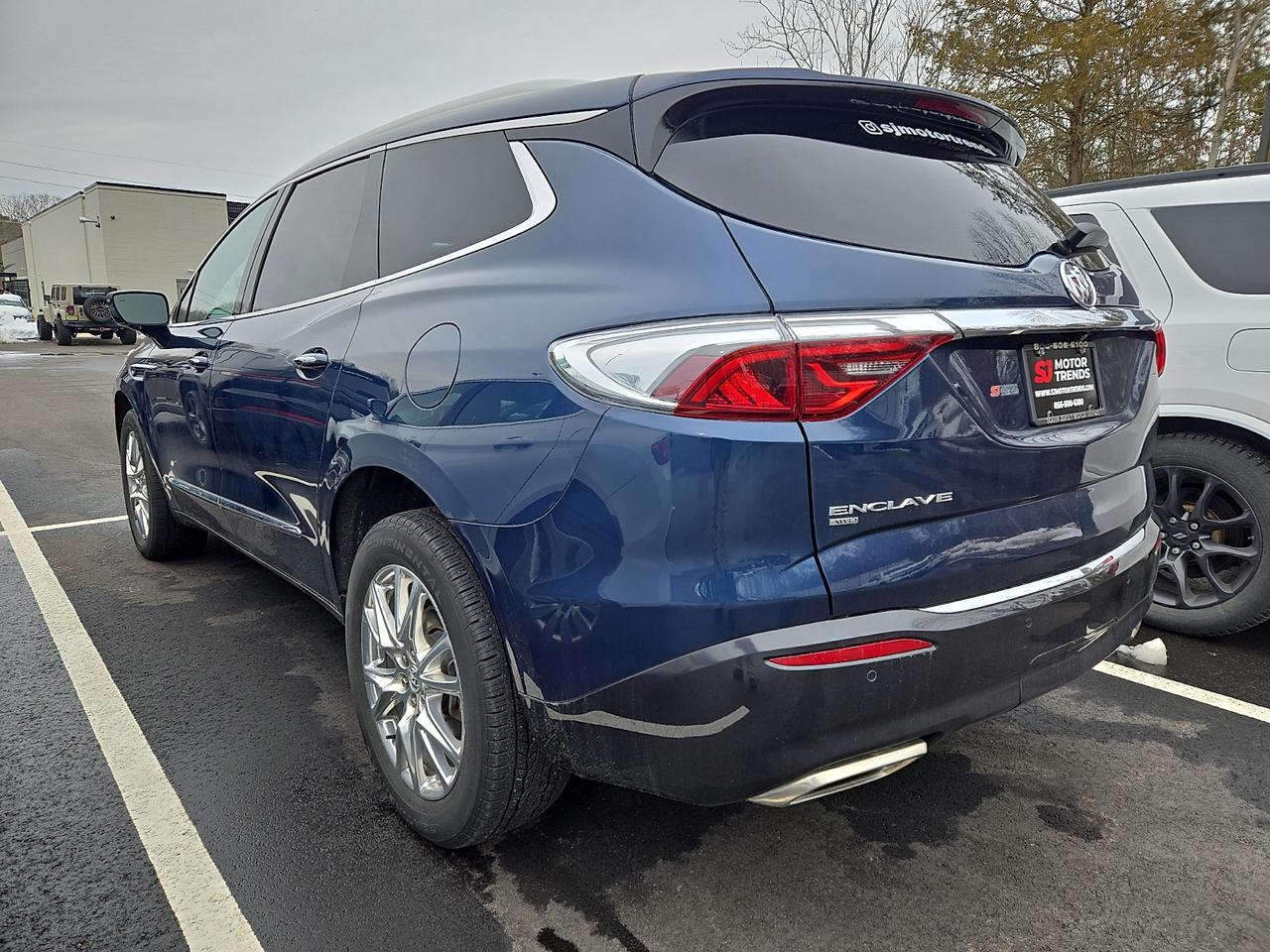 2023 Buick Enclave Essence AWD