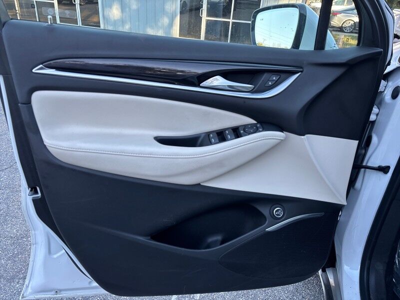 2023 Buick Enclave Essence AWD w/SUNROOF Seffner FL