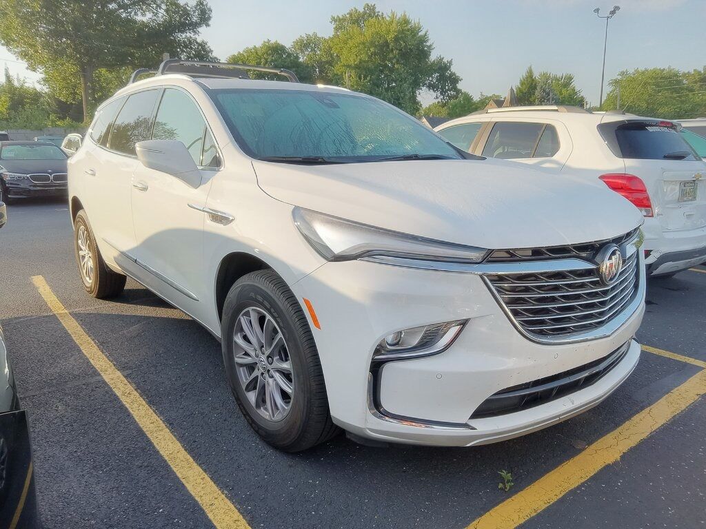 2023 Buick Enclave Essence Akron OH