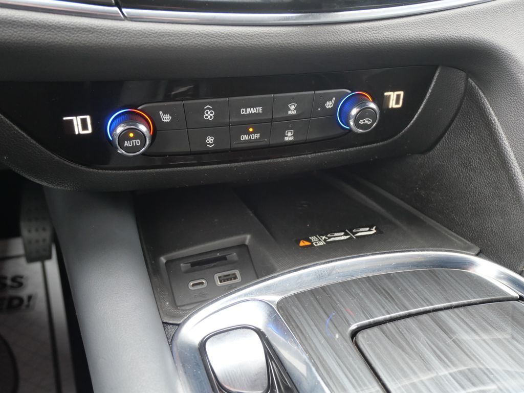 2023 Buick Enclave Essence Mt Pleasant MI