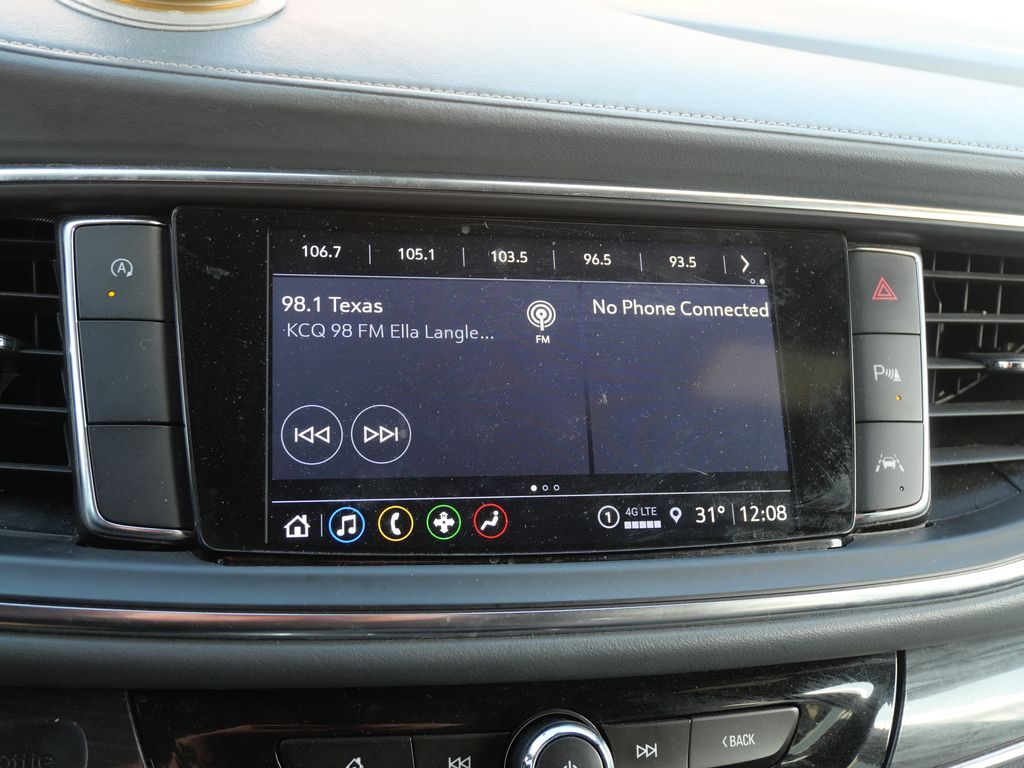 2023 Buick Enclave Essence Mt Pleasant MI