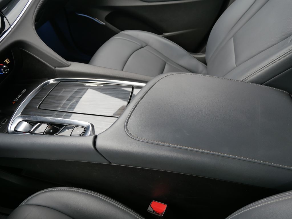 2023 Buick Enclave Essence Mt Pleasant MI