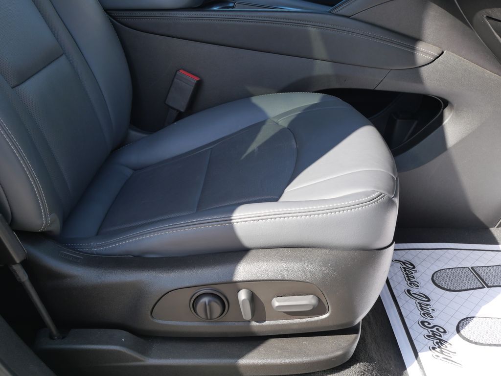 2023 Buick Enclave Essence Mt Pleasant MI