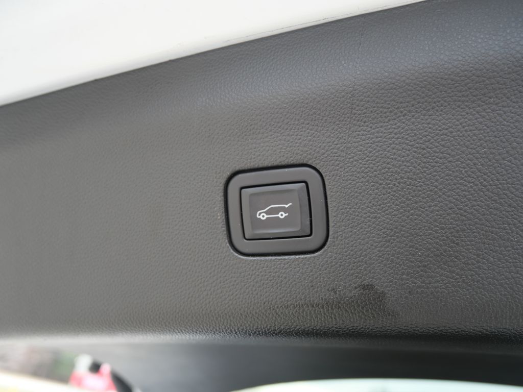 2023 Buick Enclave Essence Mt Pleasant MI