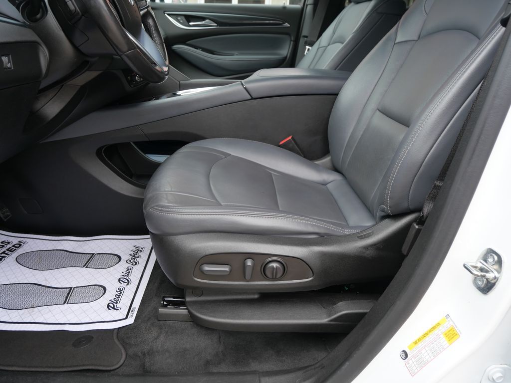 2023 Buick Enclave Essence Mt Pleasant MI