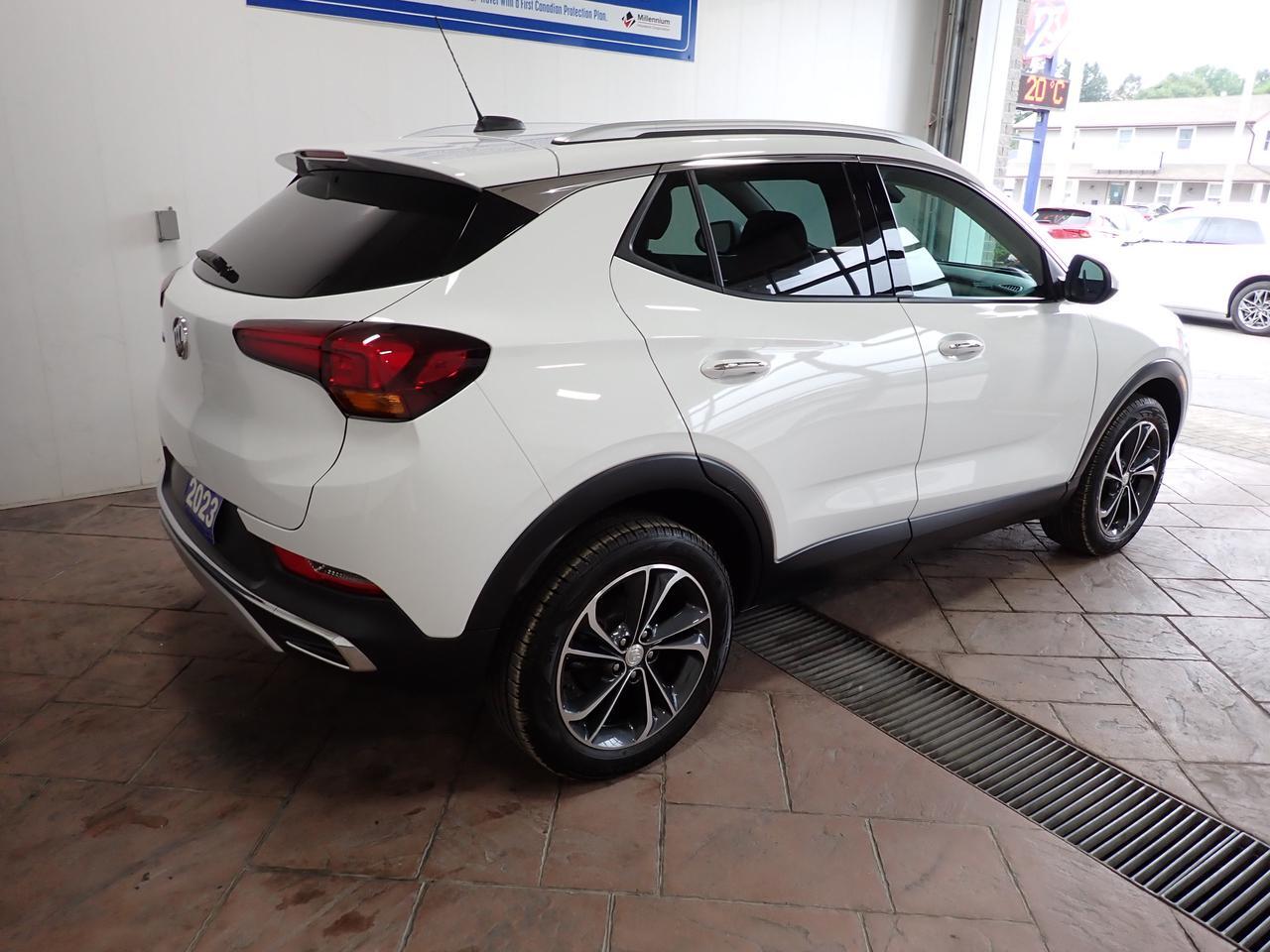 2023 Buick Encore GX Essence AWD 4DR LEATHER Listowel ON