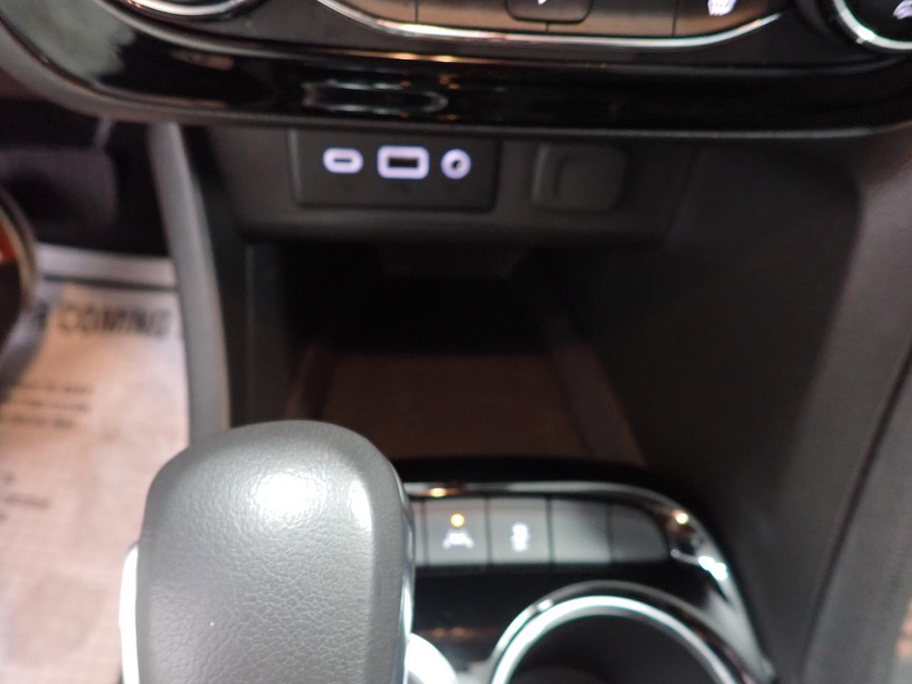 2023 Buick Encore GX Essence AWD 4DR LEATHER Listowel ON