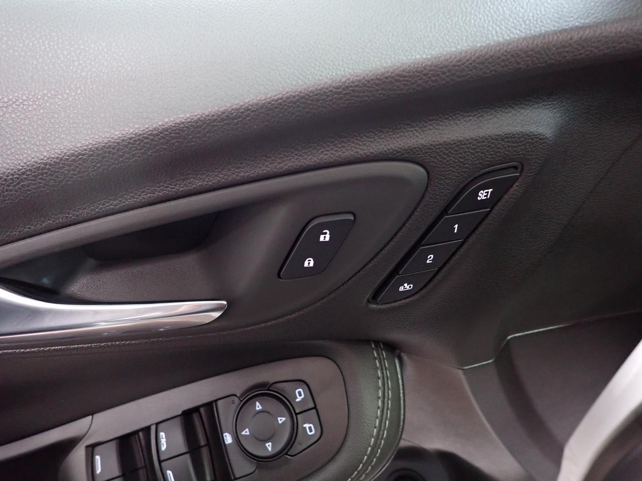 2023 Buick Encore GX Essence AWD 4DR LEATHER Listowel ON