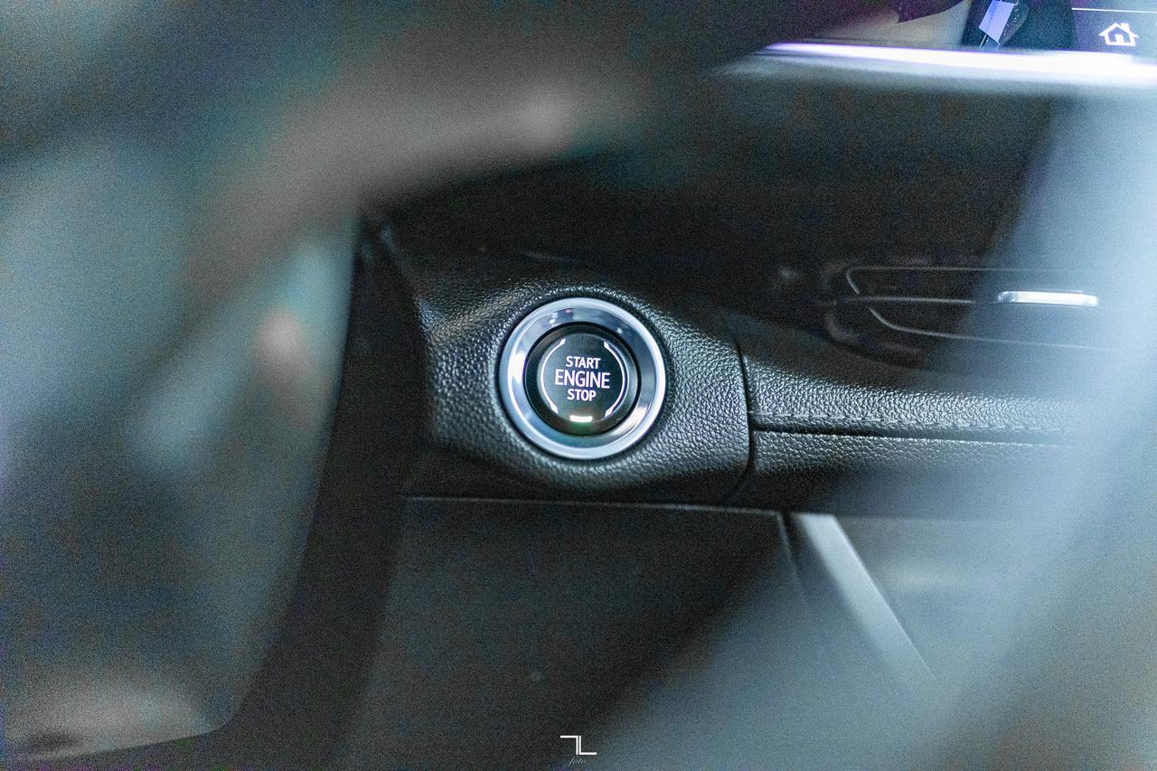 2023 Buick Envision AWD Preferred Roof BCam Red Deer AB