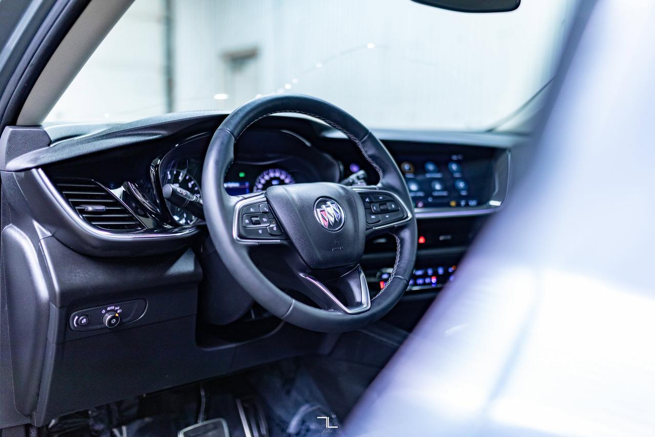 2023 Buick Envision AWD Preferred Roof BCam Red Deer AB